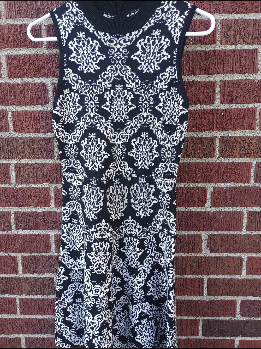 Xhilaration Damanski Pattern Sleeveless Dress